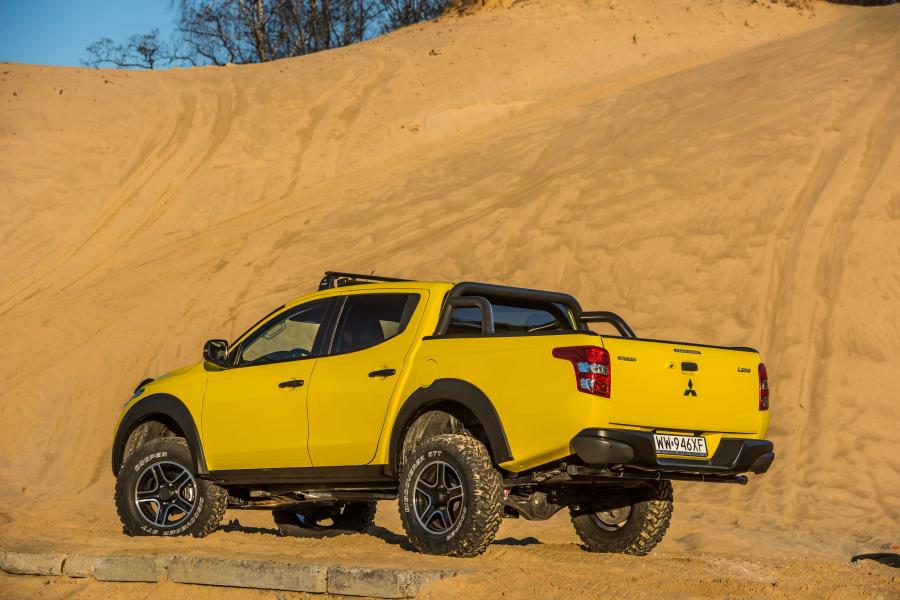  Mitsubishi L200 Monster Concept 2016 года  (фото 24 из 30)